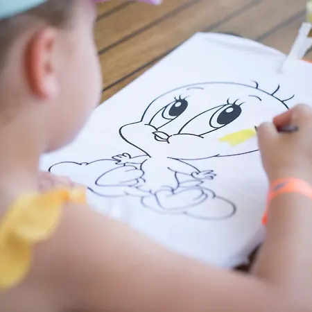 Random By Lookbookholiday 4*