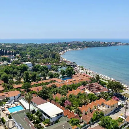 Random By Lookbookholiday Hotel