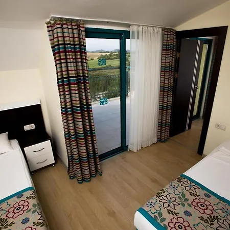 Random By Lookbookholiday