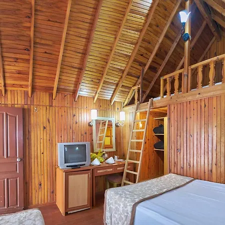 Hotel Random By Lookbookholiday