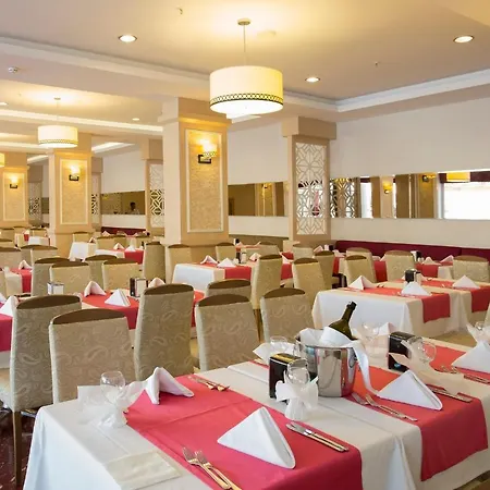 Random By Lookbookholiday 4*