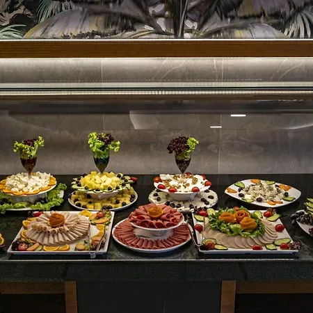 Random By Lookbookholiday 4*