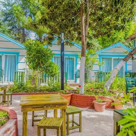 Random By Lookbookholiday Hotel 4*