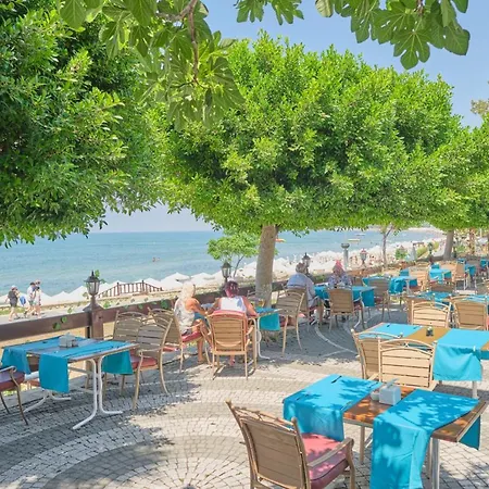 Hotel Random By Lookbookholiday