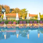 Random By Lookbookholiday Szálloda 4*