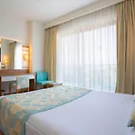 Random By Lookbookholiday Szálloda 4*