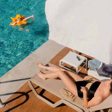 Random By Lookbookholiday 4* 시데