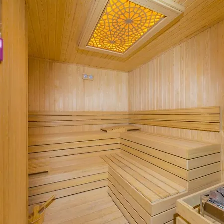 호텔 Random By Lookbookholiday 4*