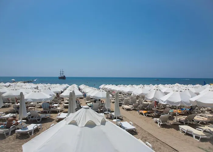 Random By Lookbookholiday Hotel 4*