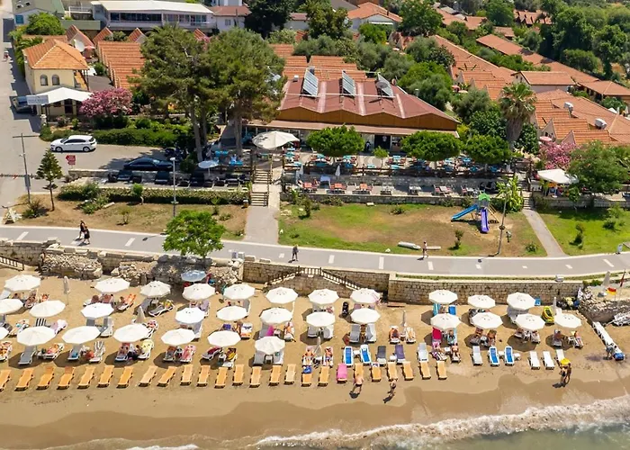 Hotel Random By Lookbookholiday 4*