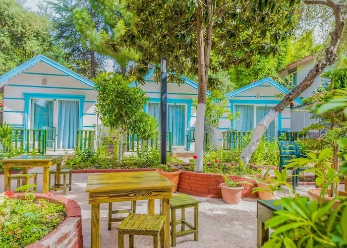 Random By Lookbookholiday Hotel 4*